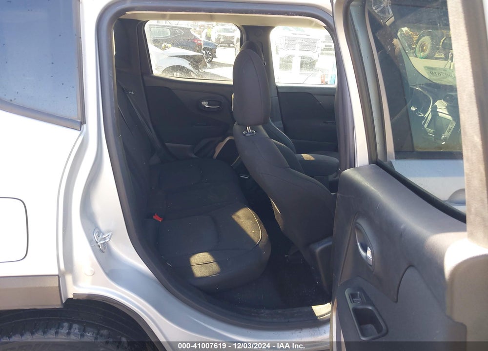 2017 JEEP RENEGADE LATITUDE 4X4 VIN: ZACCJBBB8HPG44470