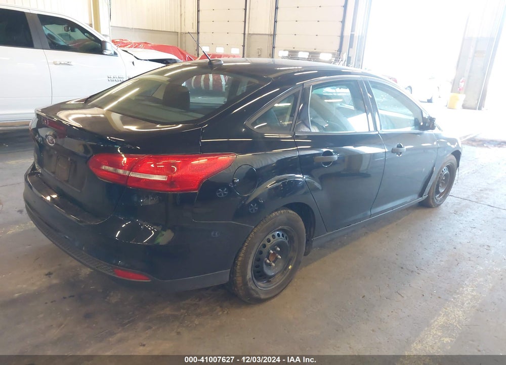 2018 FORD FOCUS S VIN: 1FADP3E27JL313643