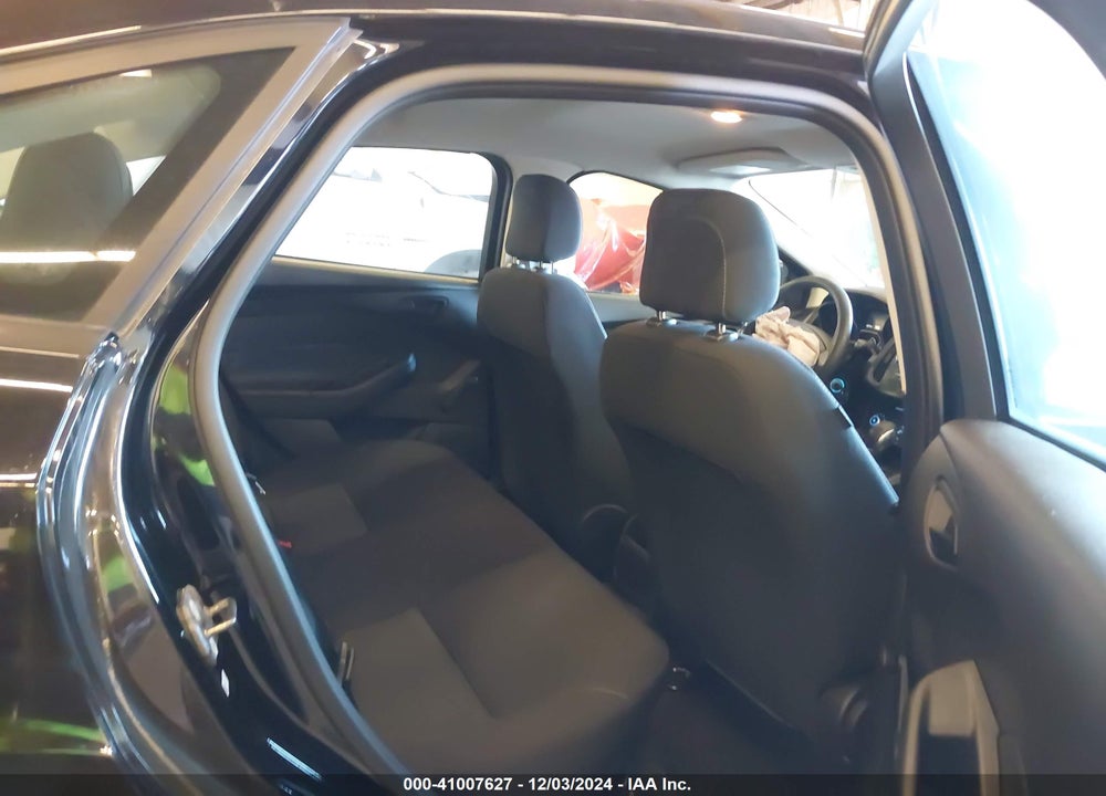 2018 FORD FOCUS S VIN: 1FADP3E27JL313643
