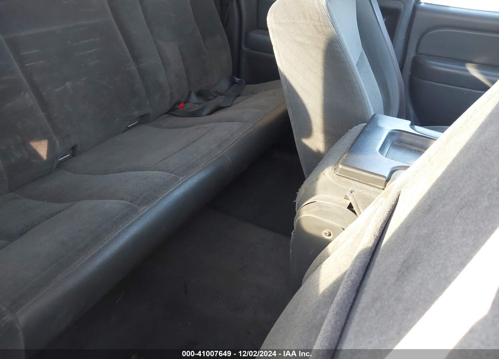 2004 CHEVROLET SILVERADO 1500 LS VIN: 2GCEC19V041363068