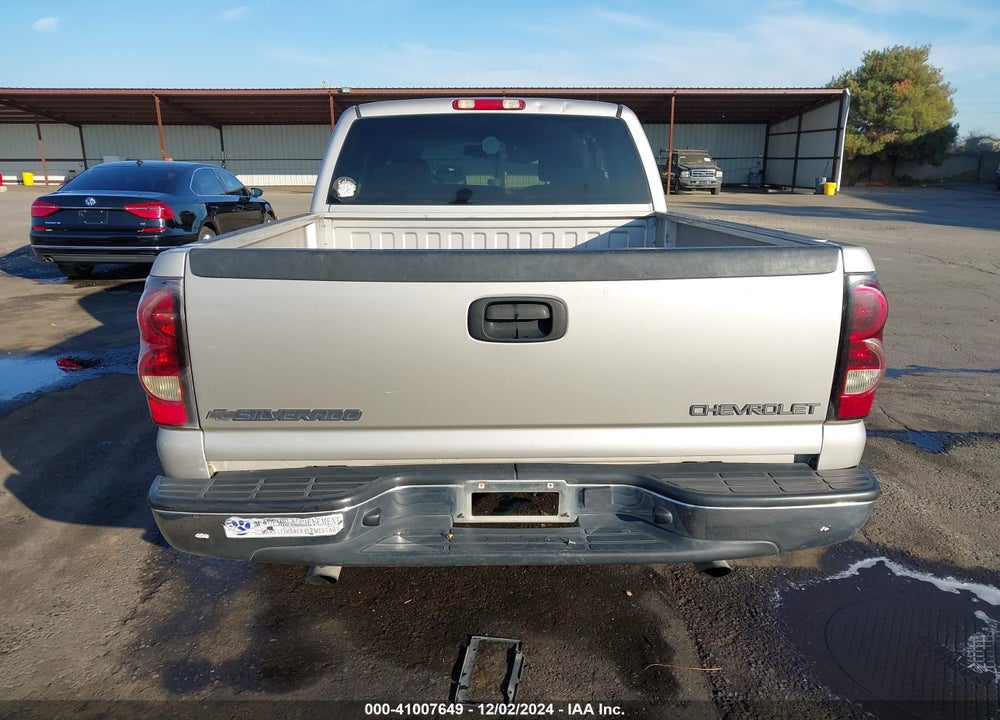 2004 CHEVROLET SILVERADO 1500 LS VIN: 2GCEC19V041363068