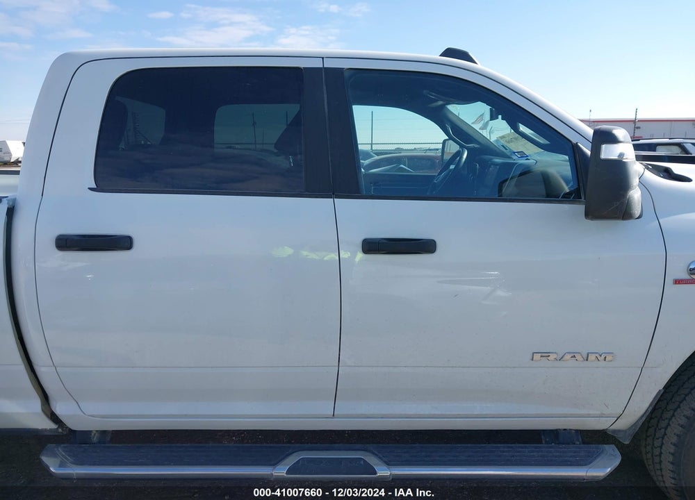 2024 RAM 2500 BIG HORN 4X4 6'4 BOX VIN: 3C6UR5DL3RG303928
