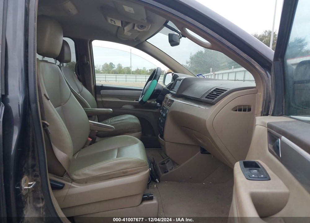 2011 VOLKSWAGEN ROUTAN SE VIN: 2V4RW3DG6BR767090