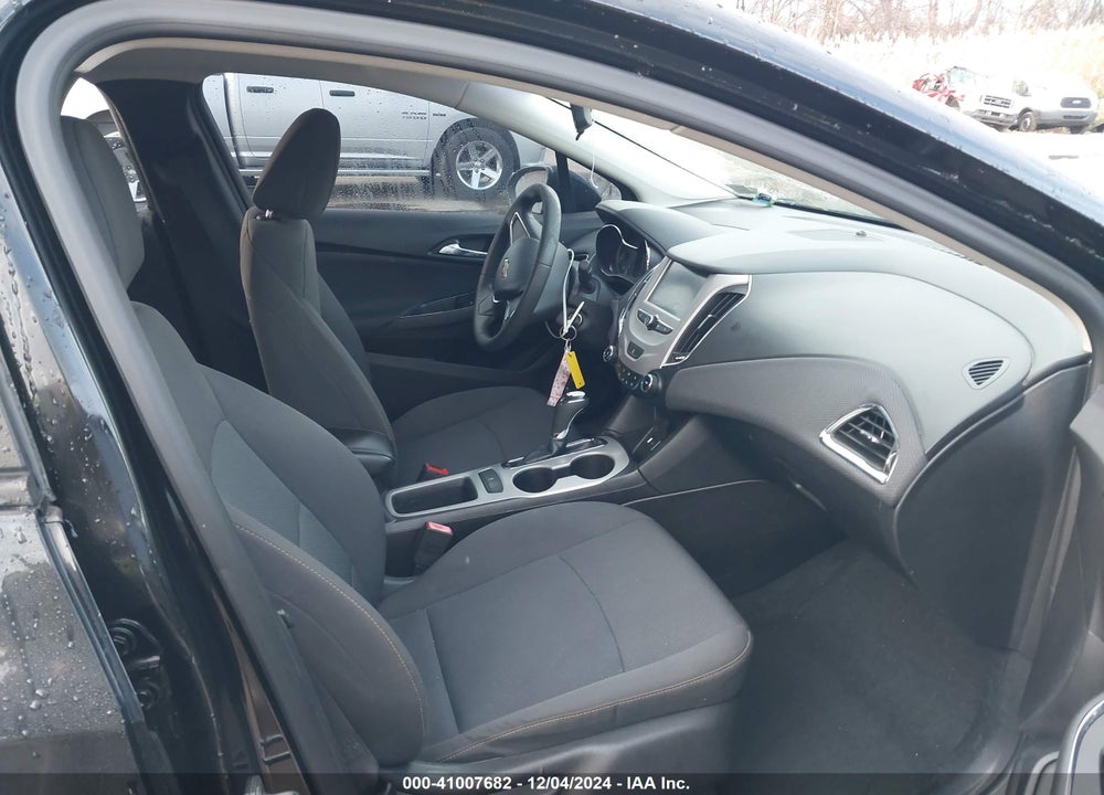 2018 CHEVROLET CRUZE VIN: 1G1BC5SM2J7219105