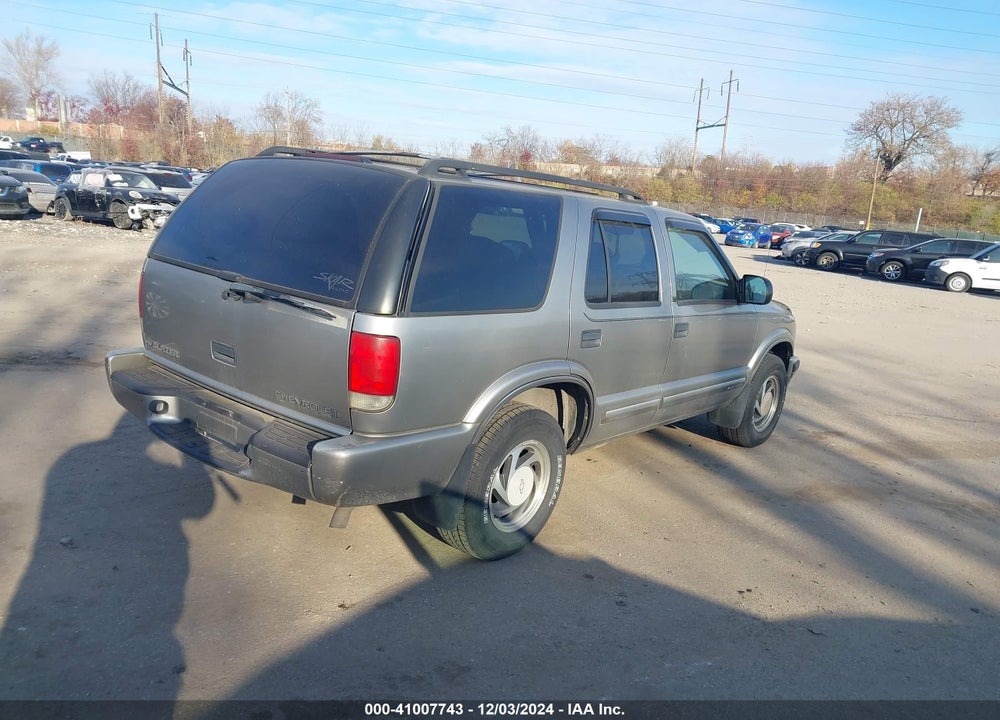 2000 CHEVROLET BLAZER LT VIN: 1GNDT13W6Y2104143