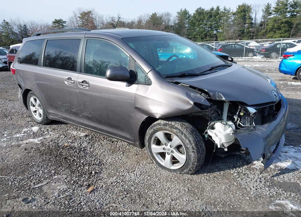 2015 TOYOTA SIENNA LE 8 PASSENGER VIN: 5TDKK3DC9FS670189