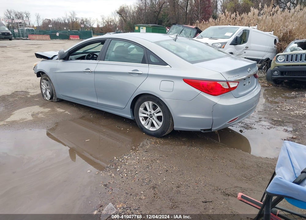 2011 HYUNDAI SONATA VIN: 5NPEB4AC5BH235385
