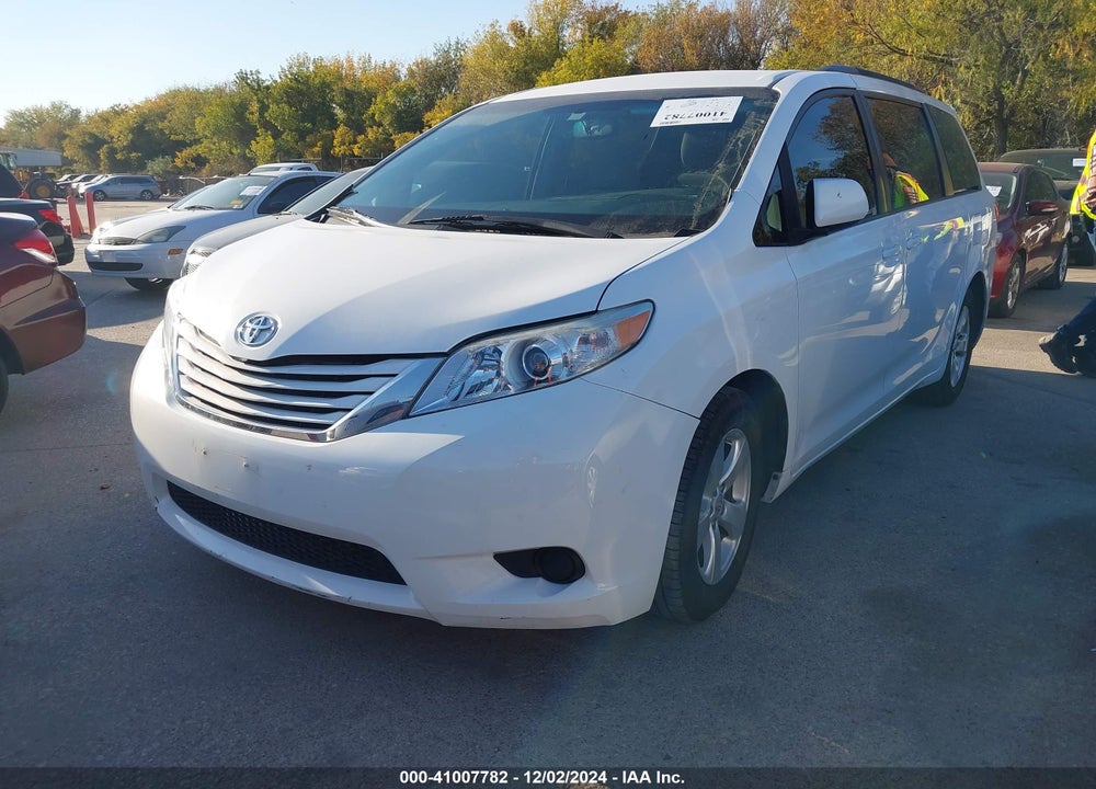 2017 TOYOTA SIENNA LE 8 PASSENGER VIN: 5TDKZ3DC7HS888081