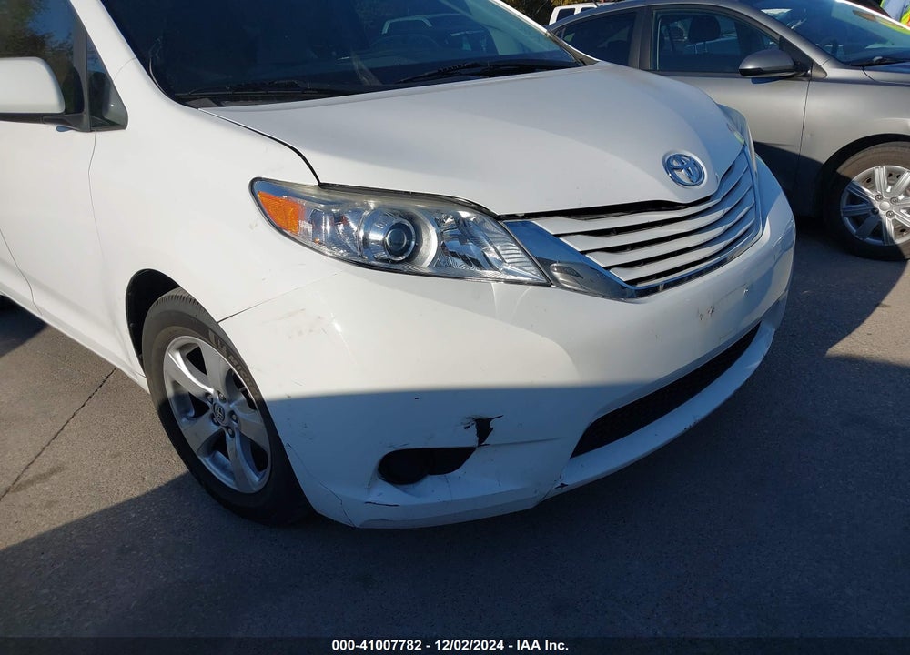 2017 TOYOTA SIENNA LE 8 PASSENGER VIN: 5TDKZ3DC7HS888081