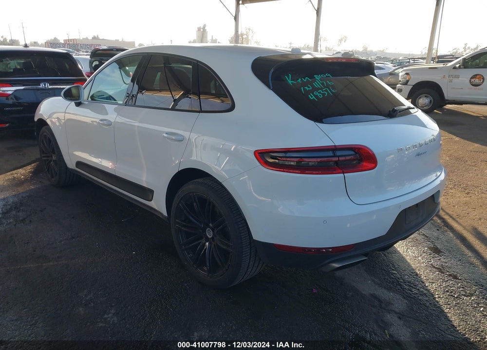 2018 PORSCHE MACAN VIN: WP1AA2A51JLB07614