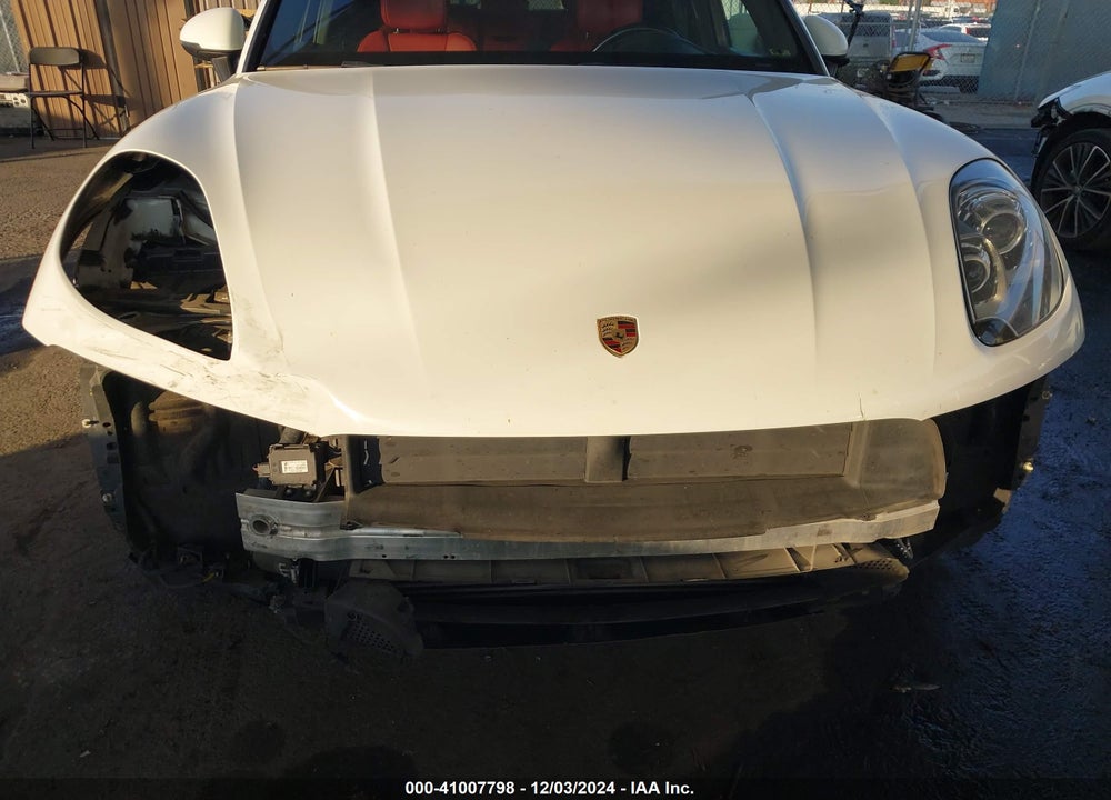 2018 PORSCHE MACAN VIN: WP1AA2A51JLB07614