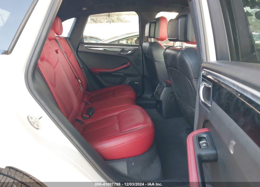 2018 PORSCHE MACAN VIN: WP1AA2A51JLB07614