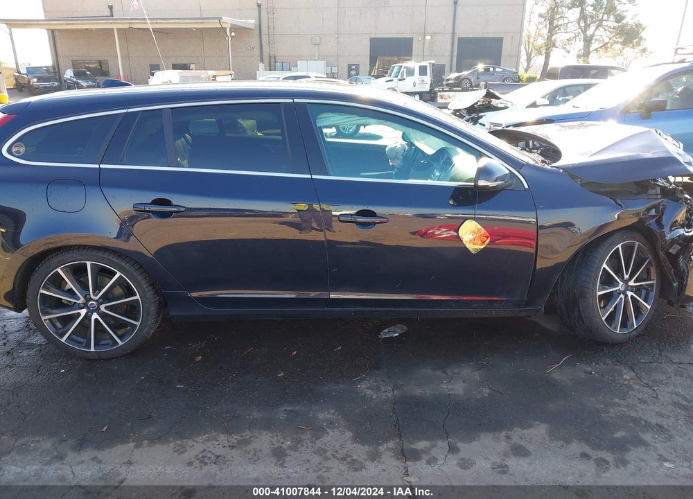 2016 VOLVO V60 T5 DRIVE-E PLATINUM VIN: YV140MEM3G1305186