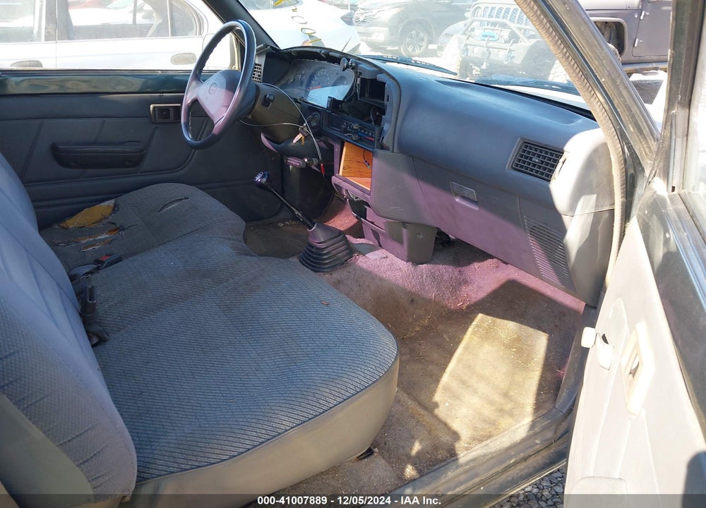 1992 TOYOTA PICKUP 1/2 TON SHORT WHLBASE STB VIN: 4TARN81A5NZ015803