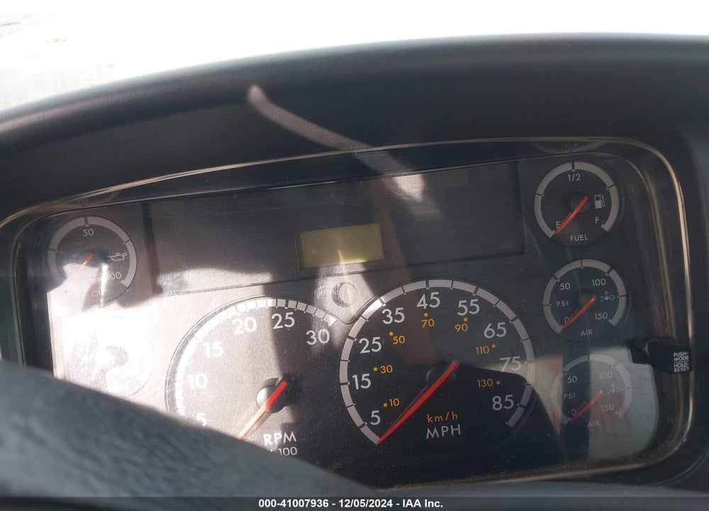 2010 FREIGHTLINER M2 106 MEDIUM DUTY VIN: 1FVACXDT1ADAU2008