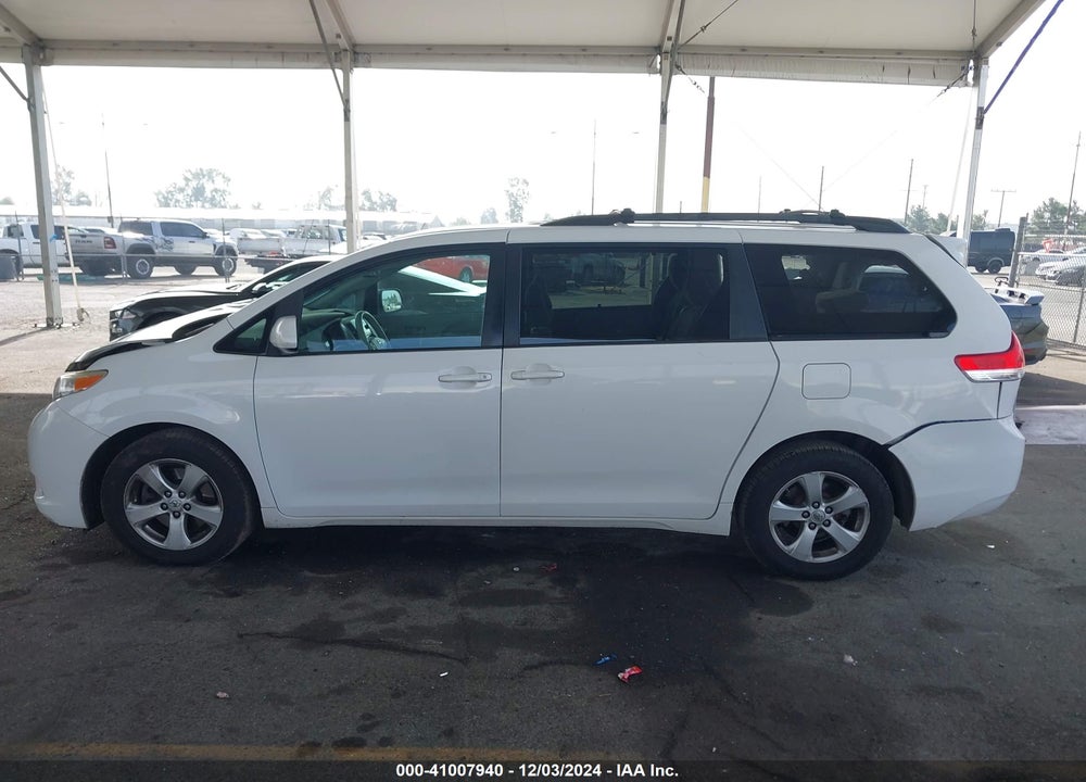 2014 TOYOTA SIENNA LE V6 8 PASSENGER VIN: 5TDKK3DC7ES501948