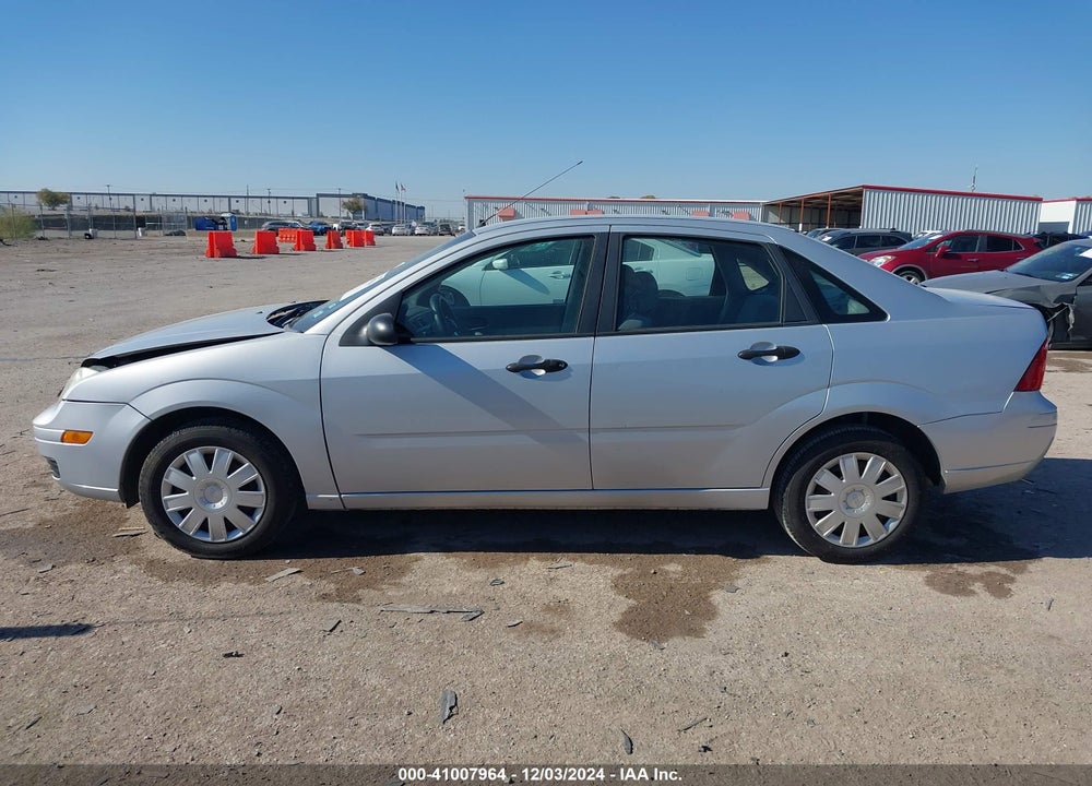 2005 FORD FOCUS ZX4 VIN: 1FAFP34N35W210583