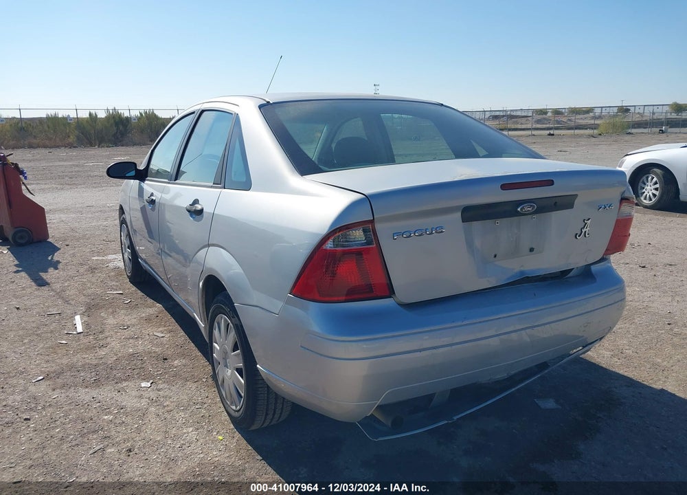 2005 FORD FOCUS ZX4 VIN: 1FAFP34N35W210583