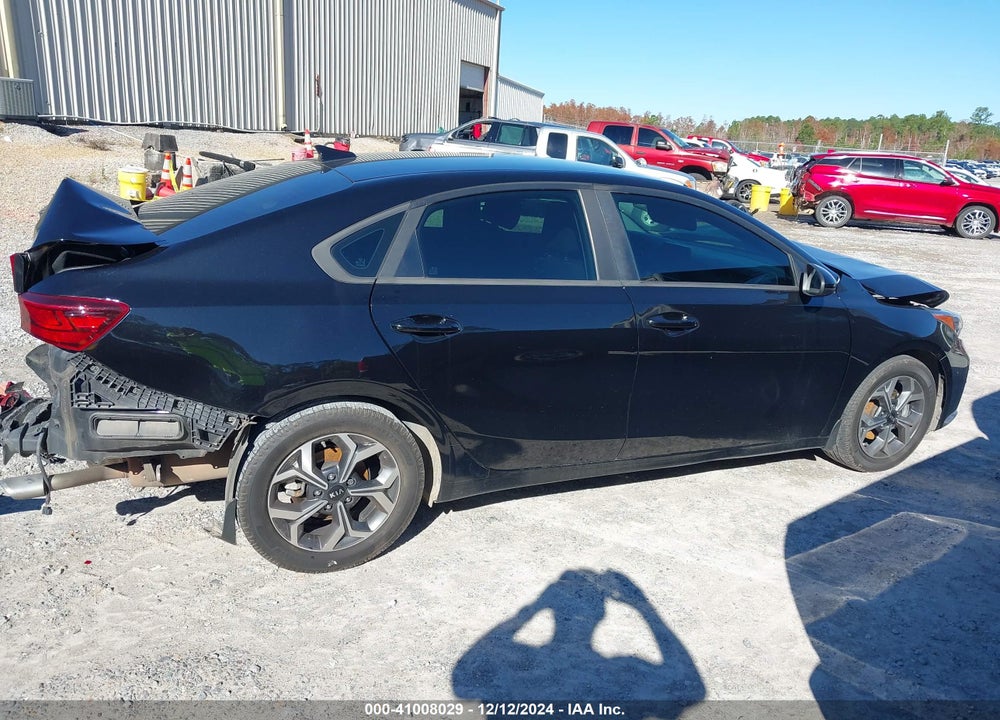 2019 KIA FORTE LXS VIN: 3KPF24AD9KE066232