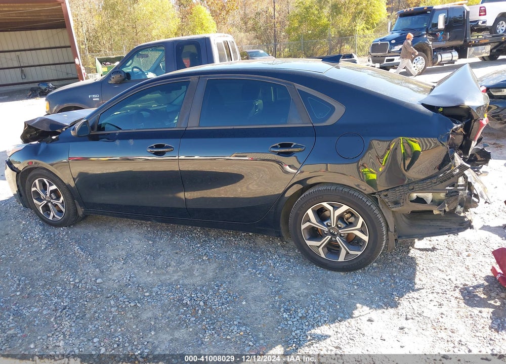 2019 KIA FORTE LXS VIN: 3KPF24AD9KE066232