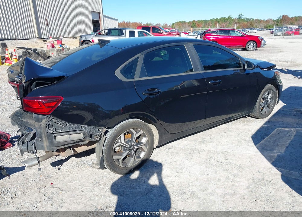 2019 KIA FORTE LXS VIN: 3KPF24AD9KE066232