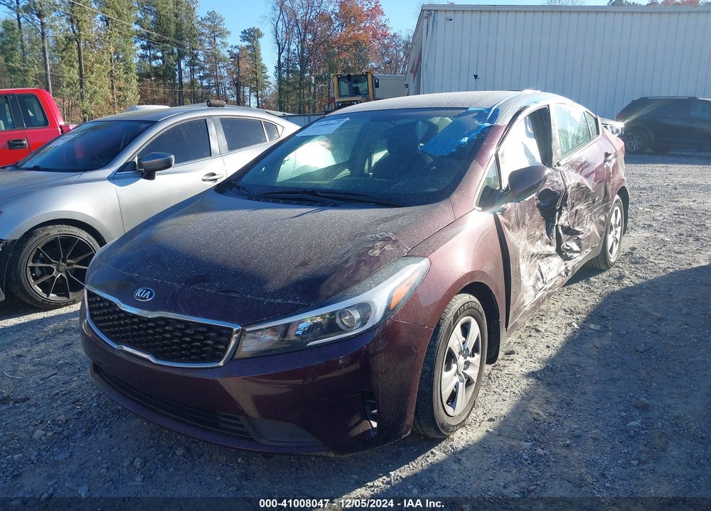 2017 KIA FORTE VIN: 3KPFK4A72HE093677