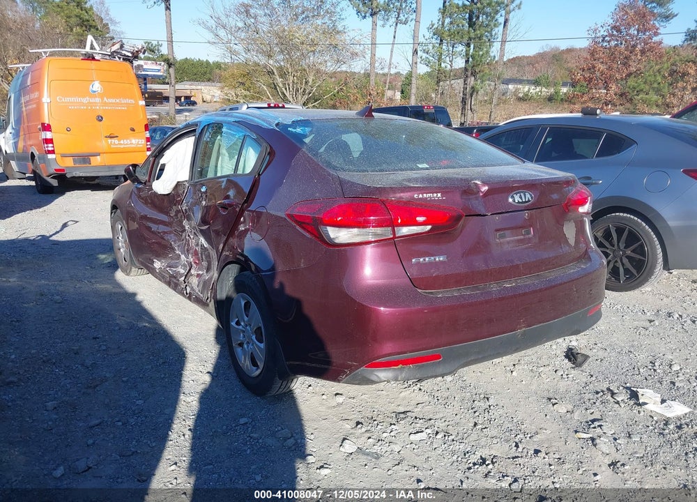 2017 KIA FORTE VIN: 3KPFK4A72HE093677