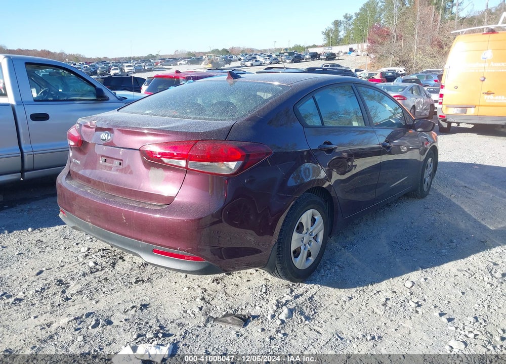 2017 KIA FORTE VIN: 3KPFK4A72HE093677