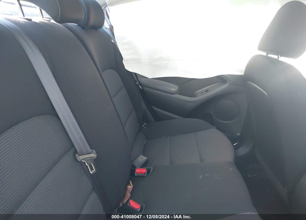 2017 KIA FORTE VIN: 3KPFK4A72HE093677