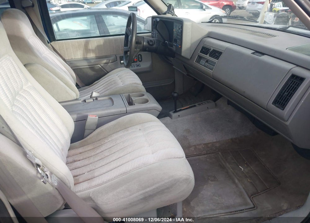 1994 CHEVROLET SUBURBAN K1500 VIN: 1GNFK16K6RJ388241