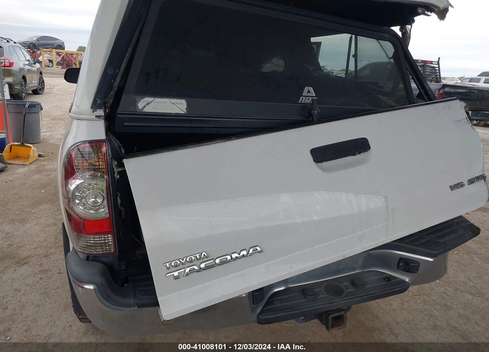 2015 TOYOTA TACOMA BASE V6 VIN: 3TMLU4EN9FM202936