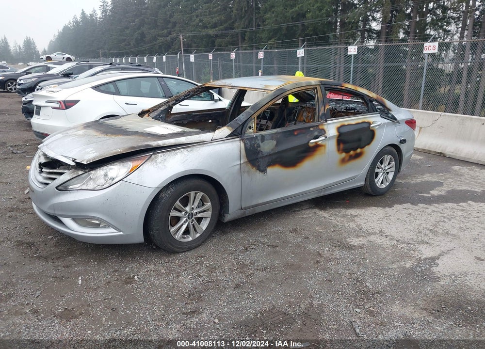 2013 HYUNDAI SONATA VIN: 5NPEB4AC6DH802657
