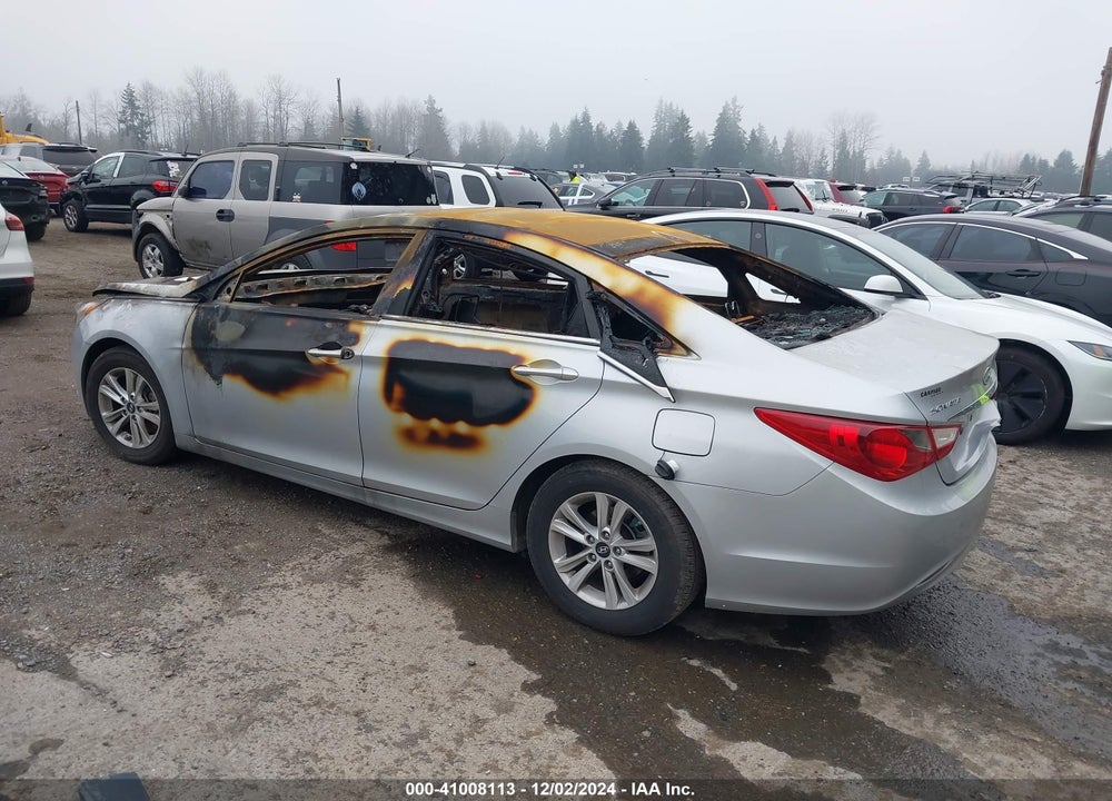 2013 HYUNDAI SONATA VIN: 5NPEB4AC6DH802657