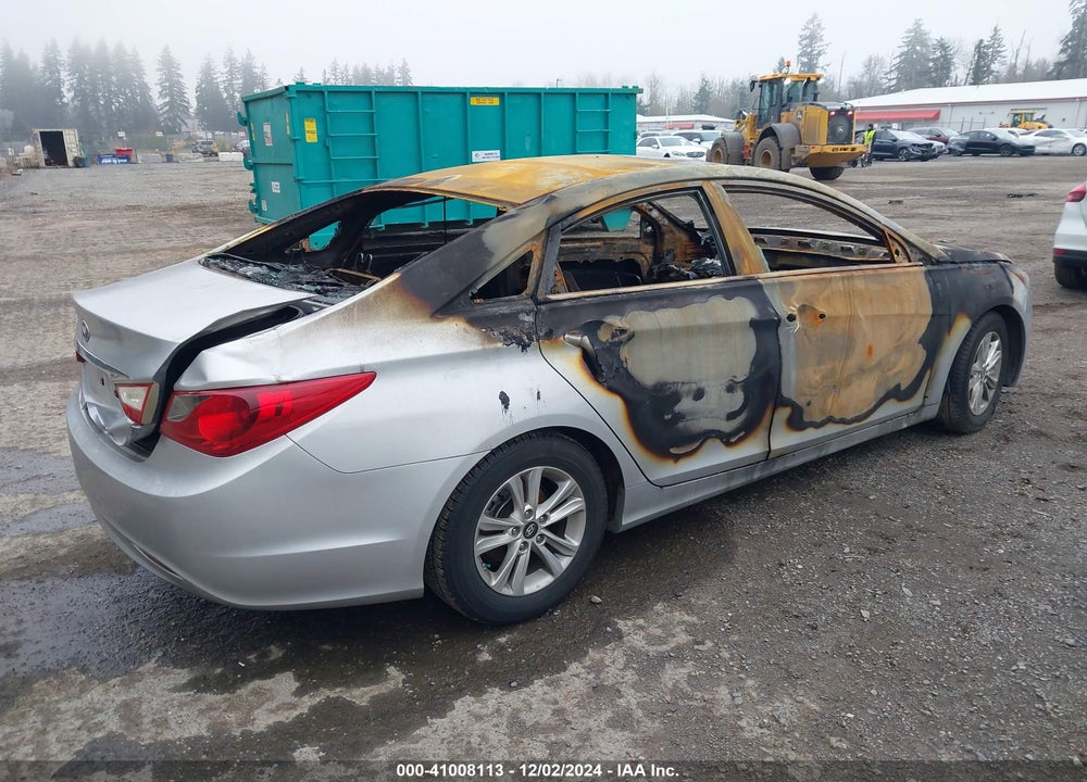 2013 HYUNDAI SONATA VIN: 5NPEB4AC6DH802657