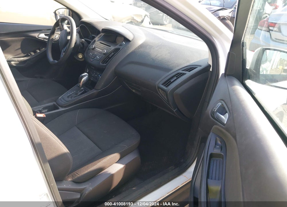 2015 FORD FOCUS SE VIN: 1FADP3F23FL207034
