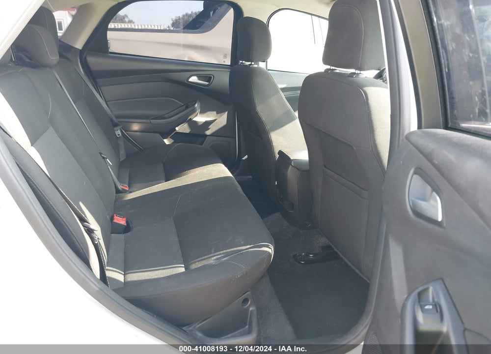 2015 FORD FOCUS SE VIN: 1FADP3F23FL207034