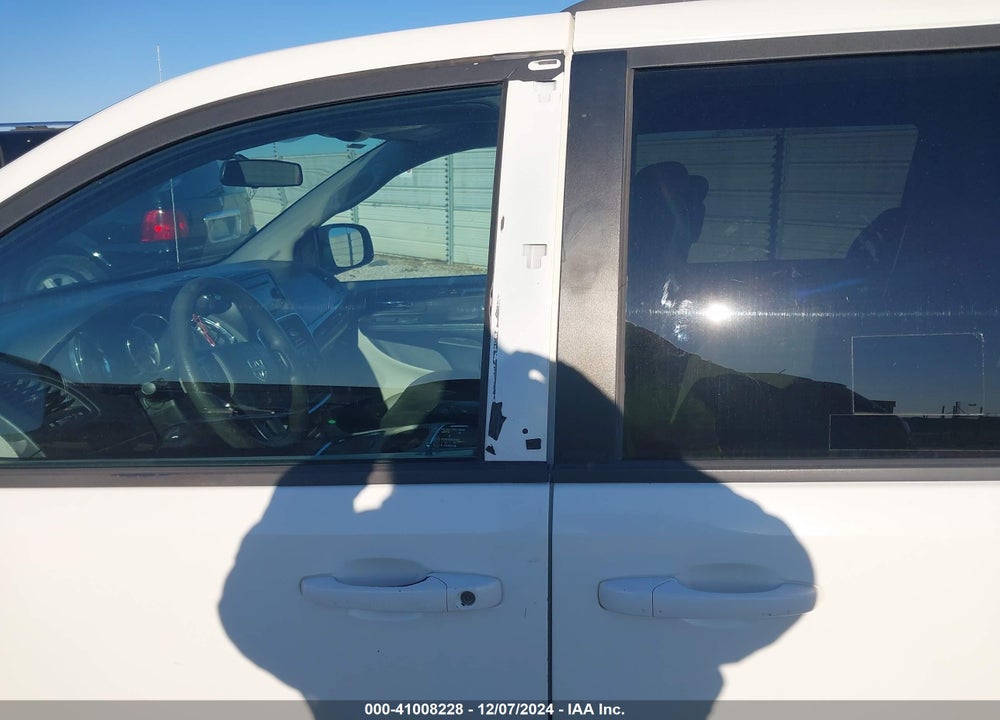 2013 DODGE GRAND CARAVAN SXT VIN: 2C4RDGCGXDR582861