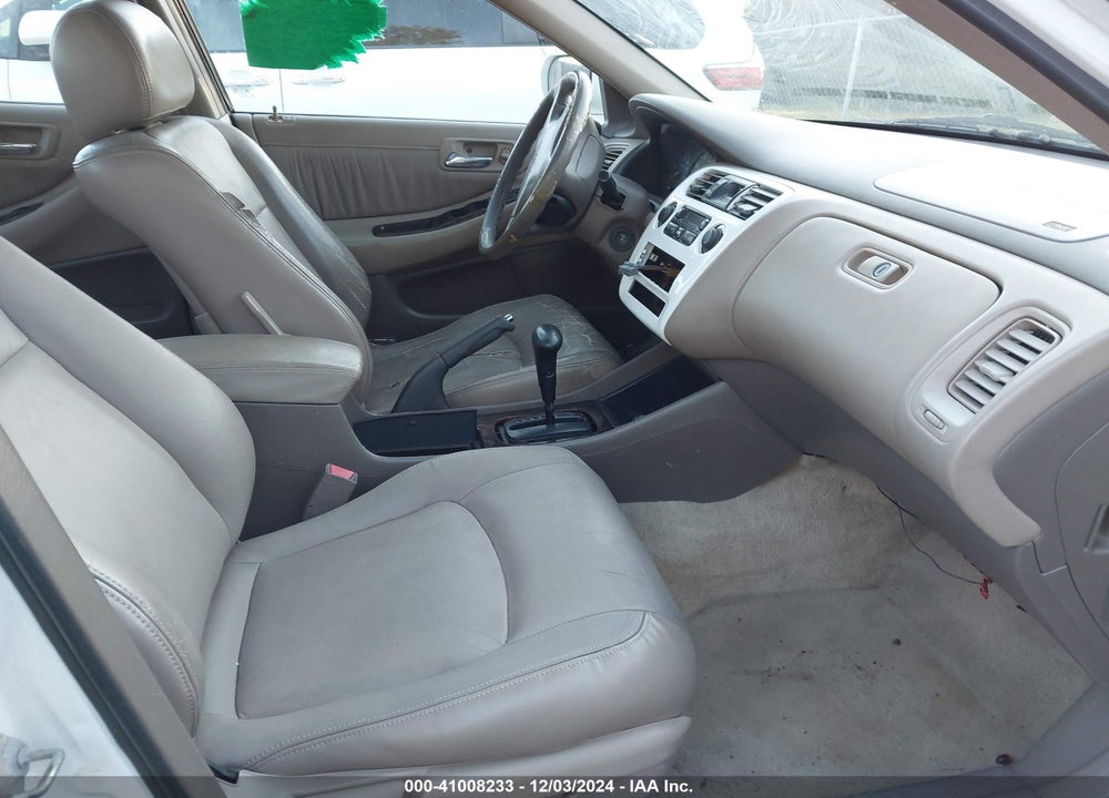 2000 HONDA ACCORD 3.0 EX VIN: 1HGCG1658YA016245