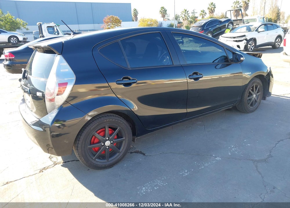 2013 TOYOTA PRIUS C VIN: JTDKDTB33D1032348
