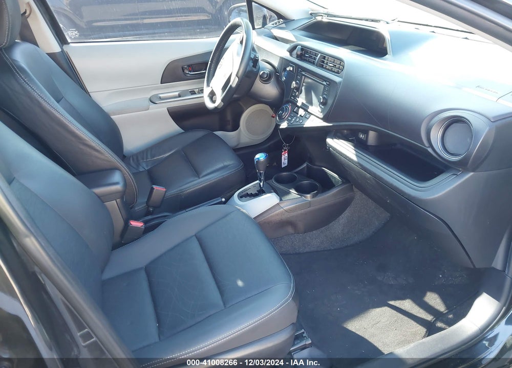 2013 TOYOTA PRIUS C VIN: JTDKDTB33D1032348