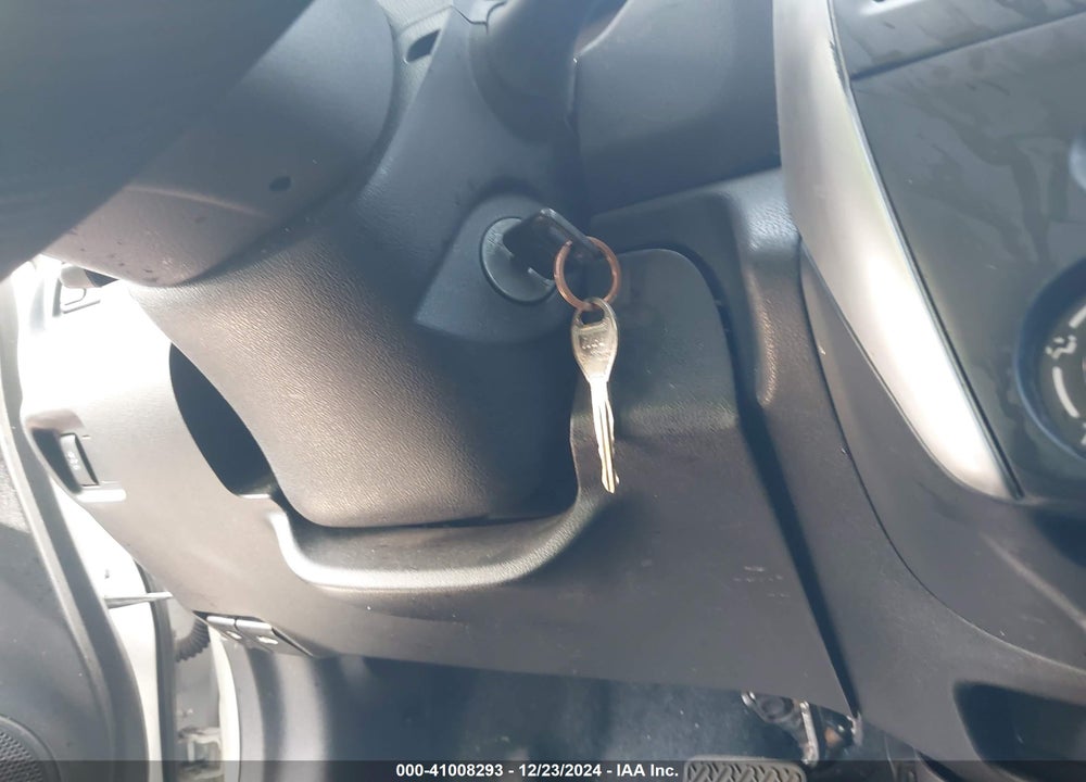 2015 NISSAN VERSA NOTE VIN: 3N1CE2CP1FL371038