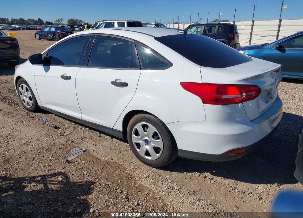 2016 FORD FOCUS S VIN: 1FADP3E24GL255824