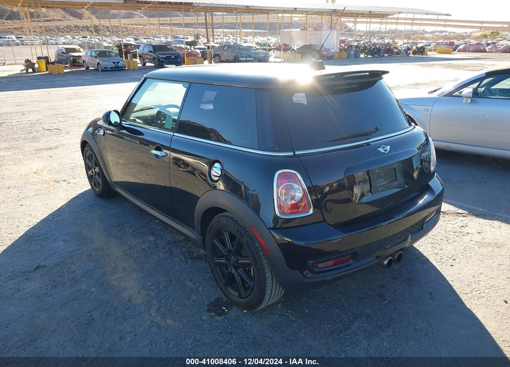 2013 MINI HARDTOP VIN: WMWSV3C53DT390323