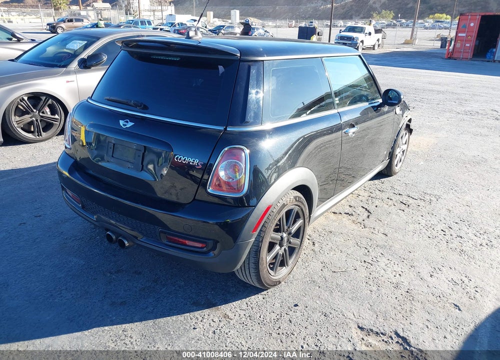 2013 MINI HARDTOP VIN: WMWSV3C53DT390323