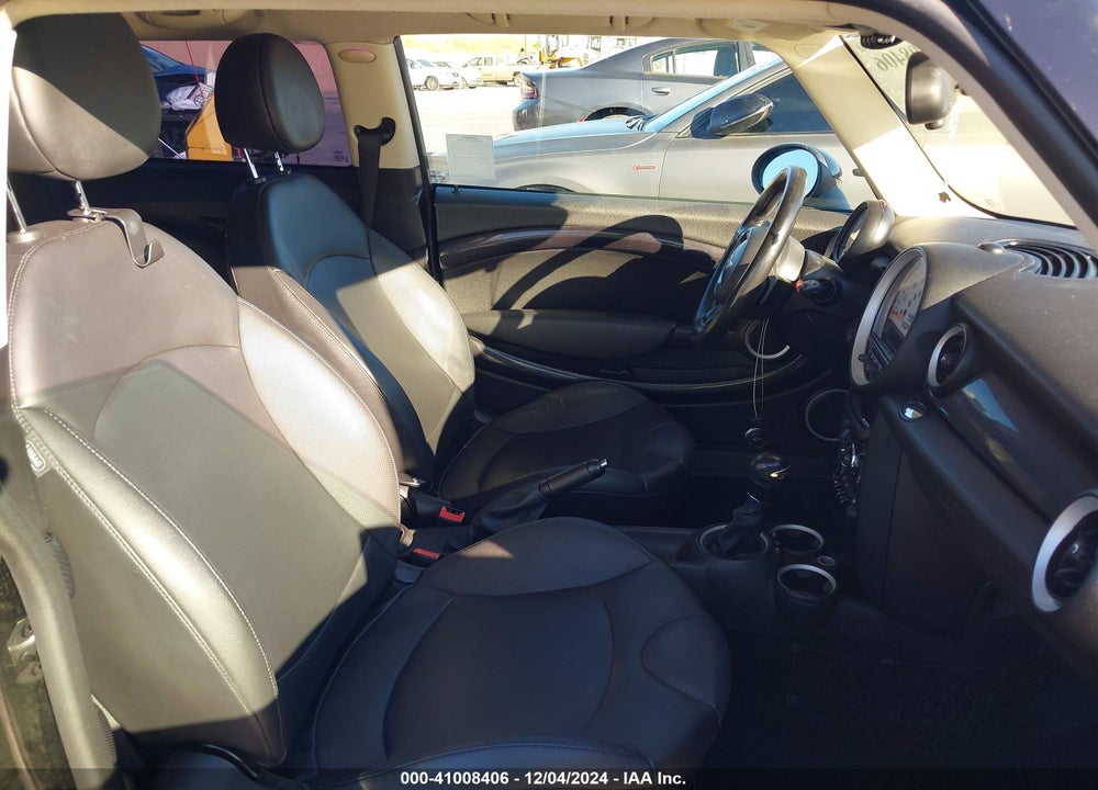 2013 MINI HARDTOP VIN: WMWSV3C53DT390323