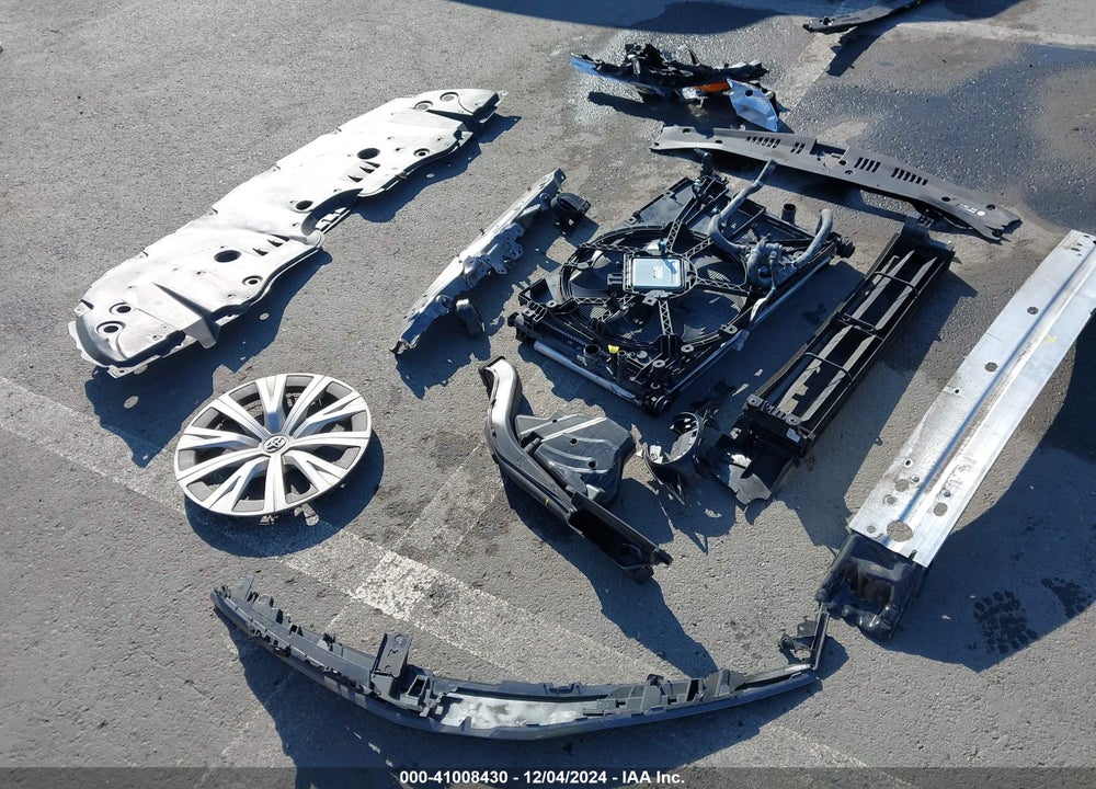 2022 TOYOTA CAMRY LE HYBRID VIN: 4T1C31AKXNU577009