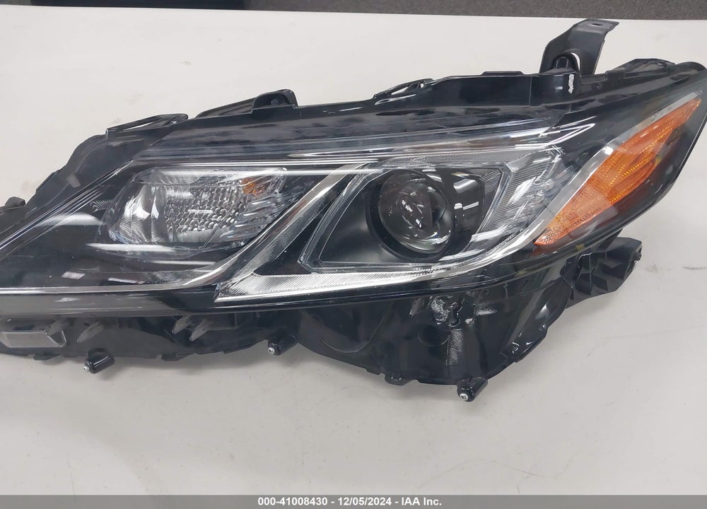 2022 TOYOTA CAMRY LE HYBRID VIN: 4T1C31AKXNU577009