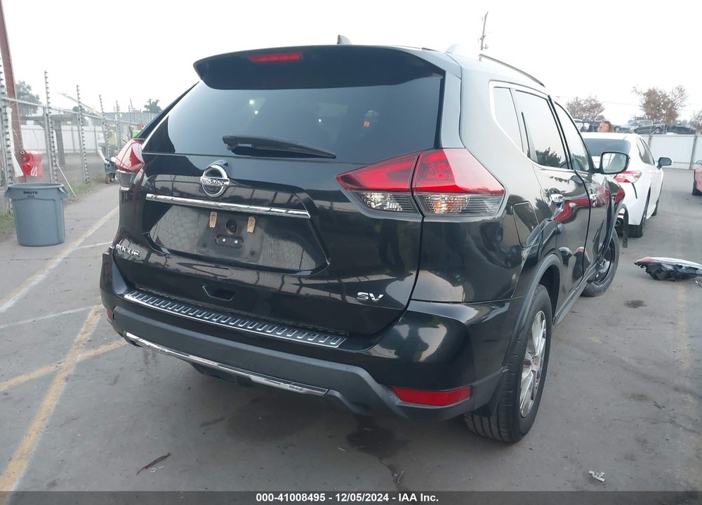 2018 NISSAN ROGUE SV VIN: 5N1AT2MT4JC813333