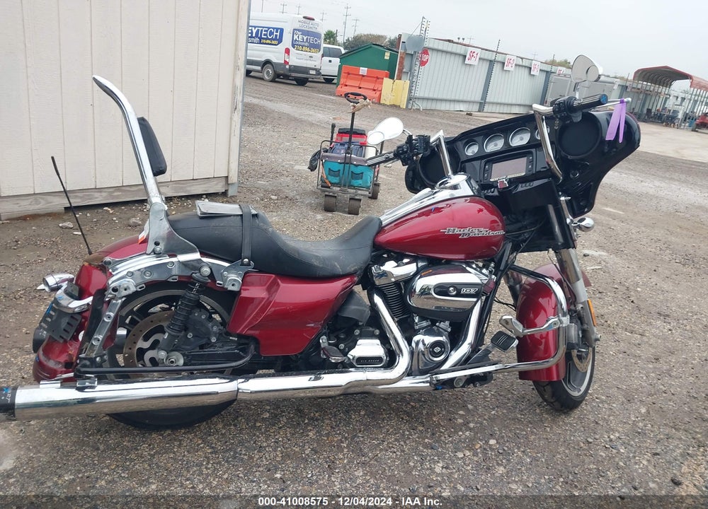 2017 HARLEY-DAVIDSON FLHXS STREET GLIDE SPECIAL VIN: 1HD1KRC16HB628134