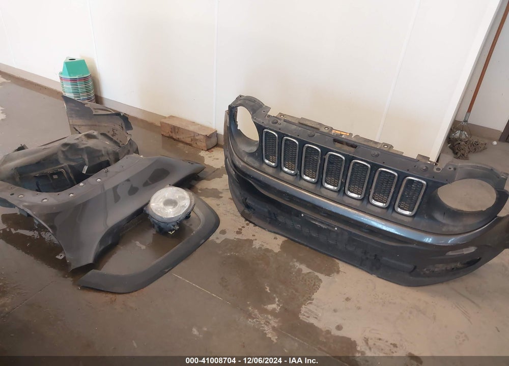 2018 JEEP RENEGADE LATITUDE FWD VIN: ZACCJABB7JPG90663